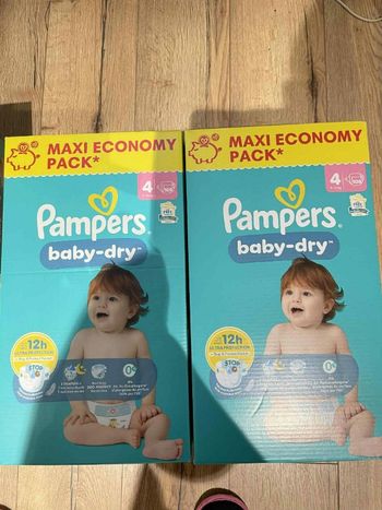 Couches Pampers taille 4