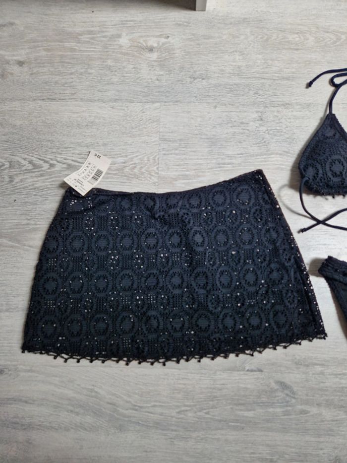 Superbe ensemble noir neuf jupe avec bikini 2 pièces Etam 34 - photo numéro 2