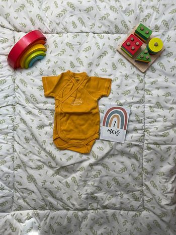 body manches courtes moutarde ouverture devant 1 mois kiabi