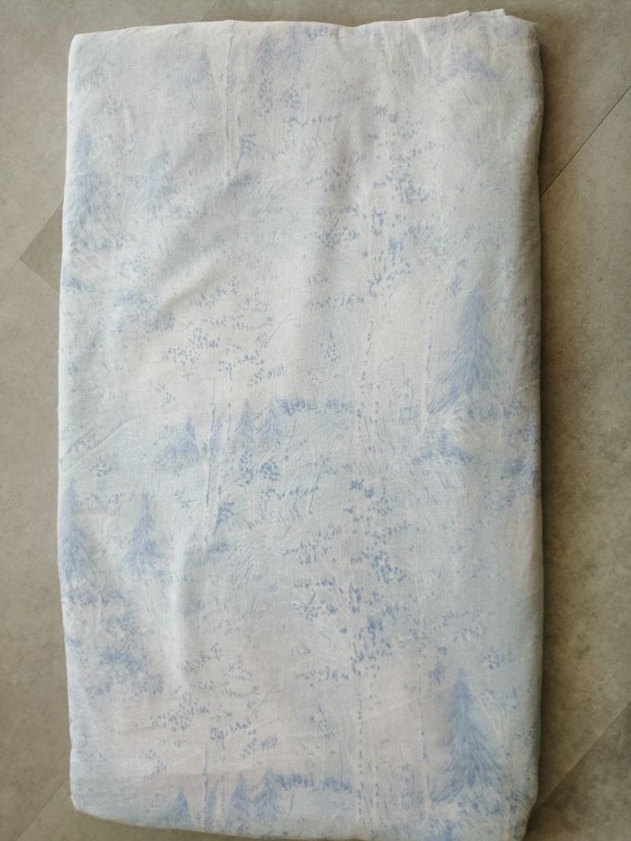 drap plat imprimé bleu et blanc pour lit 2 pers