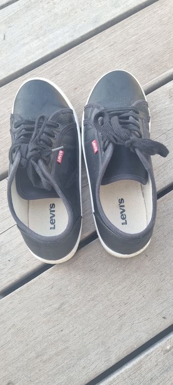 Baskets levis noire 38