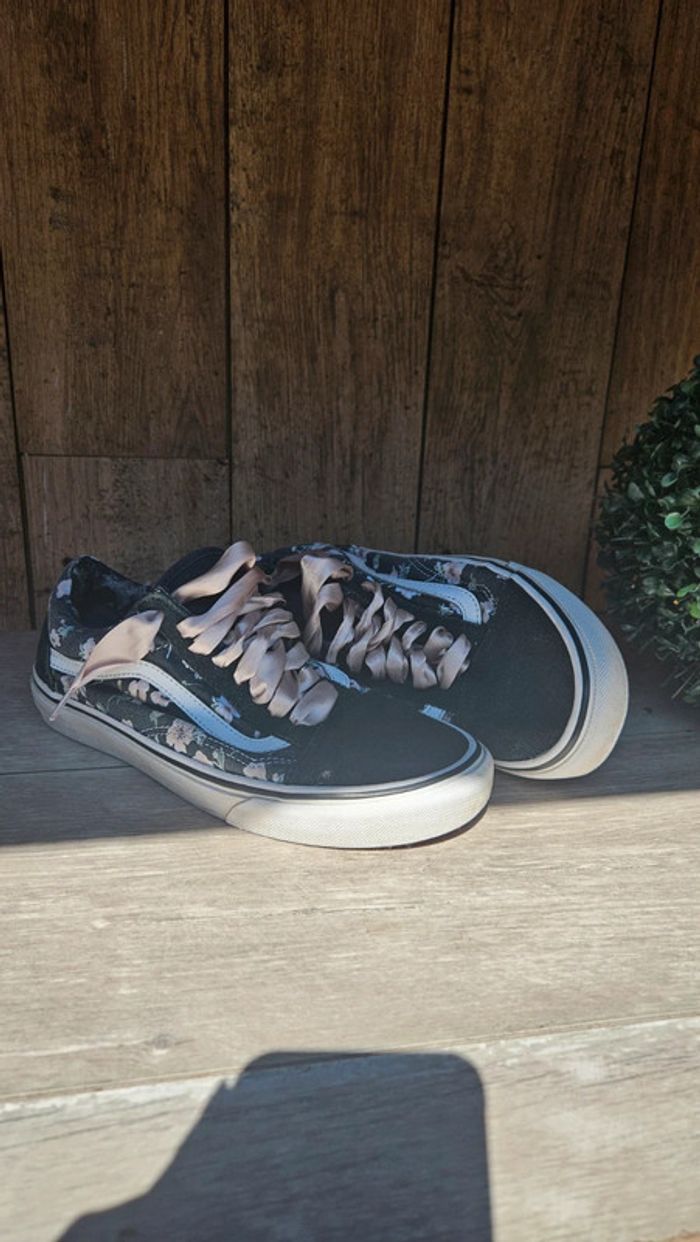 Vans noires fleuries 🌸 - photo numéro 2