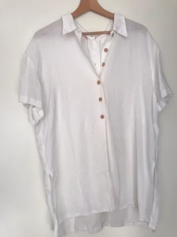 Chemise blanche boutonnage Avant et arrière en bois