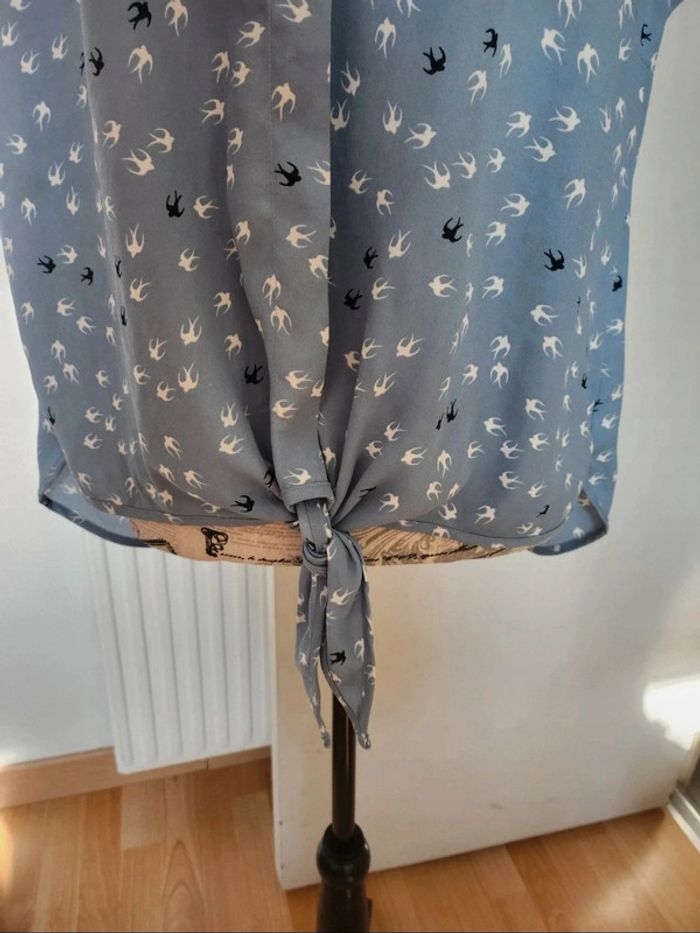Ravissante Blouse bleue ciel de marque Yessica de taille 44 - photo numéro 2