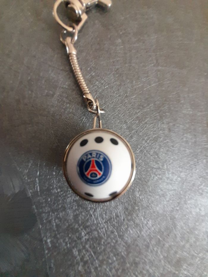Porte clé PSG - photo numéro 2