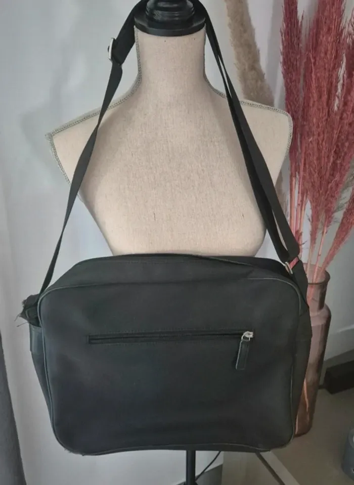 💼 Sac Chabrand noir – multi-usages - photo numéro 2
