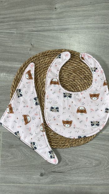 Lot 2 bavoirs animaux rose fait main