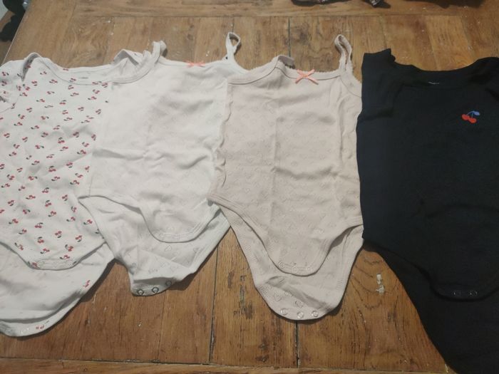 Lot 4 bodies 24 mois Vertbaudet