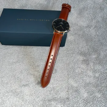 Montre Daniel Wellington Classic St Mawes 36mm Femme/Homme cuir brun