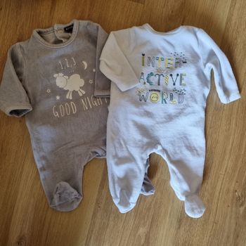 2 pyjamas
