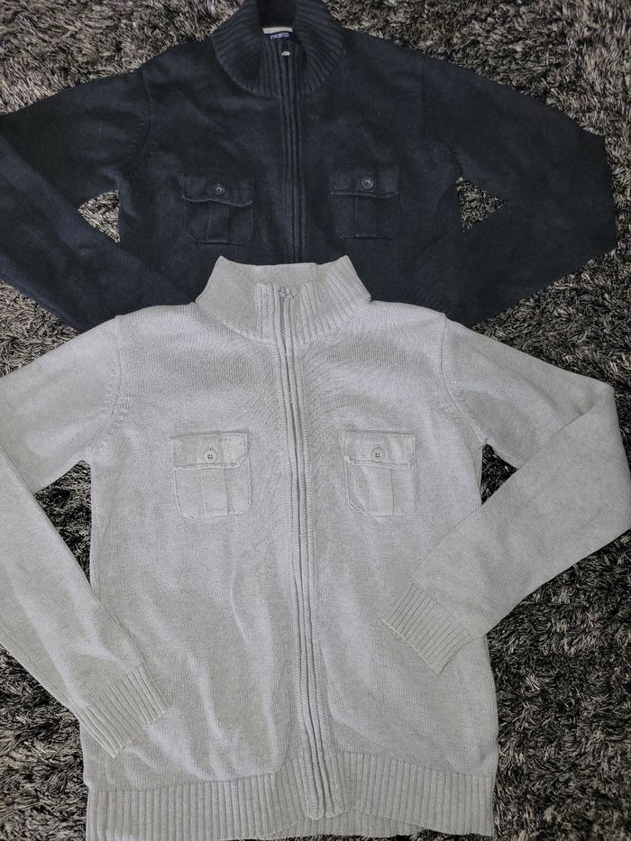 Lot de 2 gilets okaidi taille 14 ans très bon état
