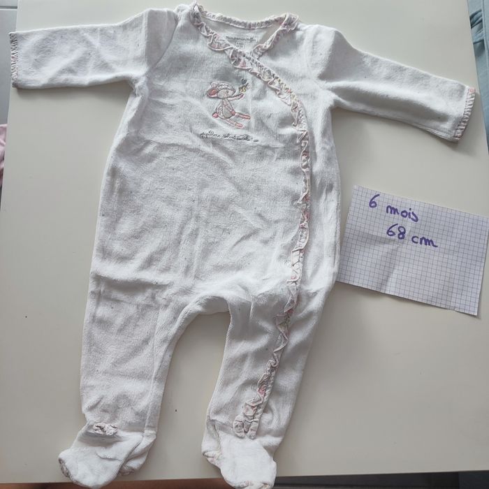 Lot 6 mois: pyjamas, bodies, pull, gilet - photo numéro 3