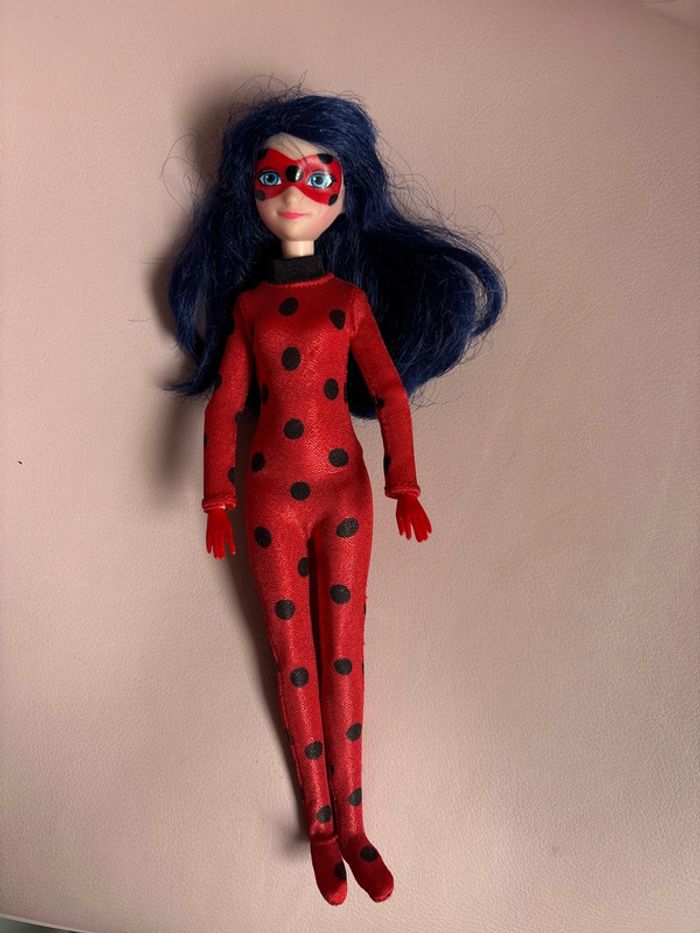 Poupée miraculous style Barbie