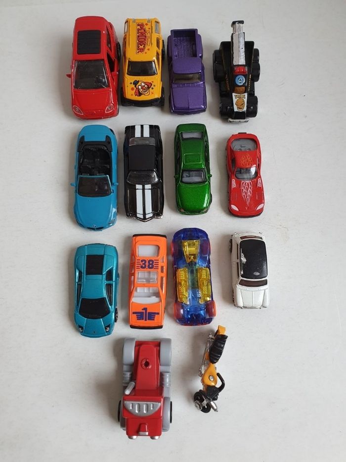 Lot de 14 véhicules