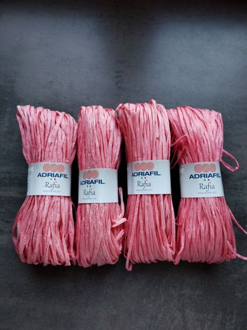 Lot de 4 écheveaux de fil Rafia Adriafil rose 