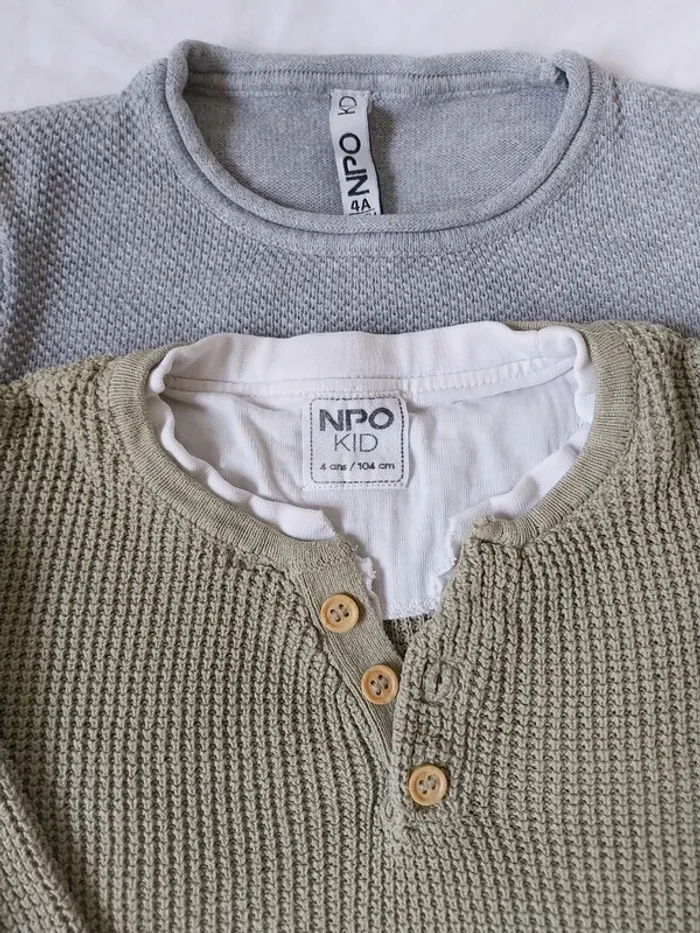 Lot Pulls  4ans. " NPO kid " - photo numéro 2