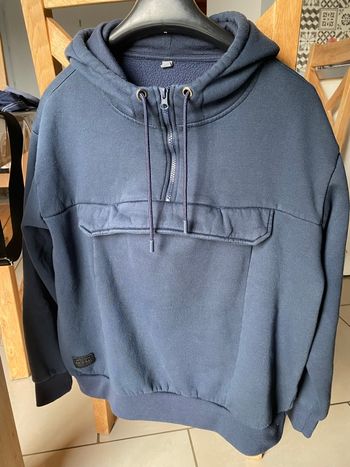Sweat à capuche taille XL