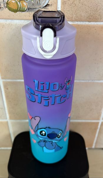 Gourde 750ml STITCH fermeture facile et pratique 8 différentes couleurs Neuves