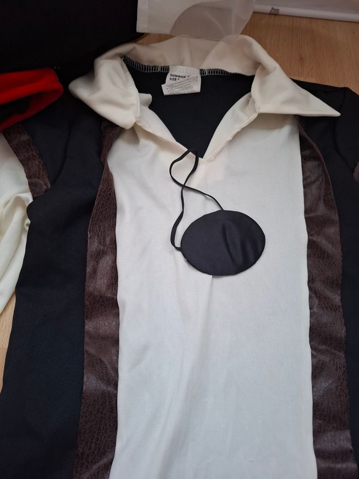 Deguisement pirate et accessoires - photo numéro 3