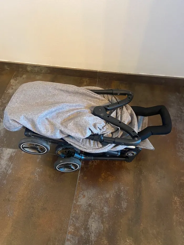 Poussette compacte. - photo numéro 9