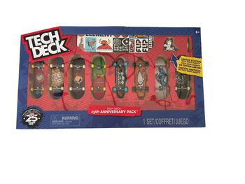 Coffret 25 eme anniversaire Tech Deck x 8 Finger Skate + Tech Deck Dude argenté Spin Master neuf