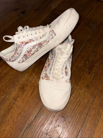 Vans fleuries