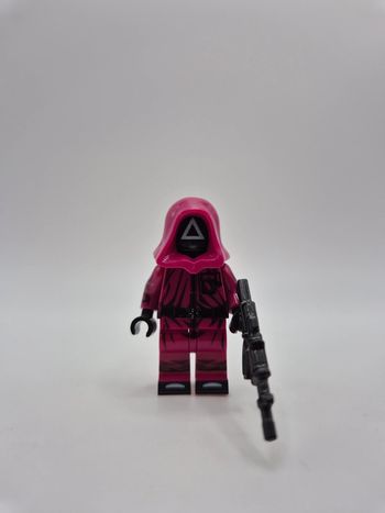 Figurine type lego soldat garde Squid Game