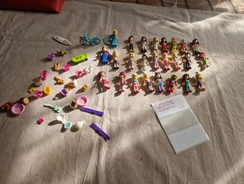 Lot de 25 personnages lego friends