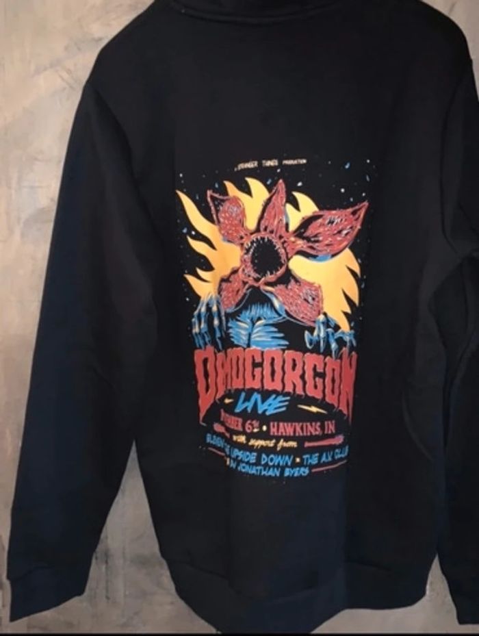 Sweat shirt Stranger things Neuf M - photo numéro 3