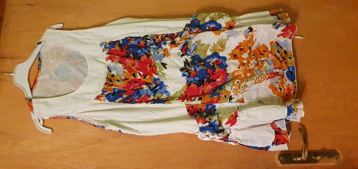 Tunique blanche fleurie