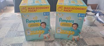 Couche pampers le lot de de cartons de 80 couches
