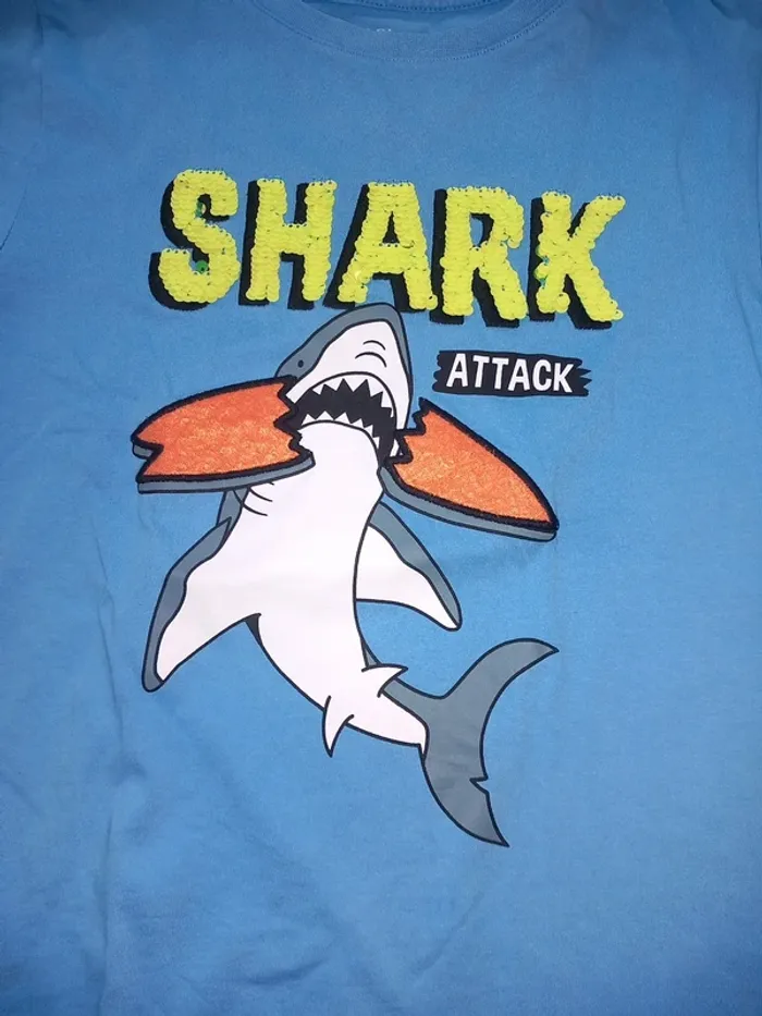 T-shirt requin