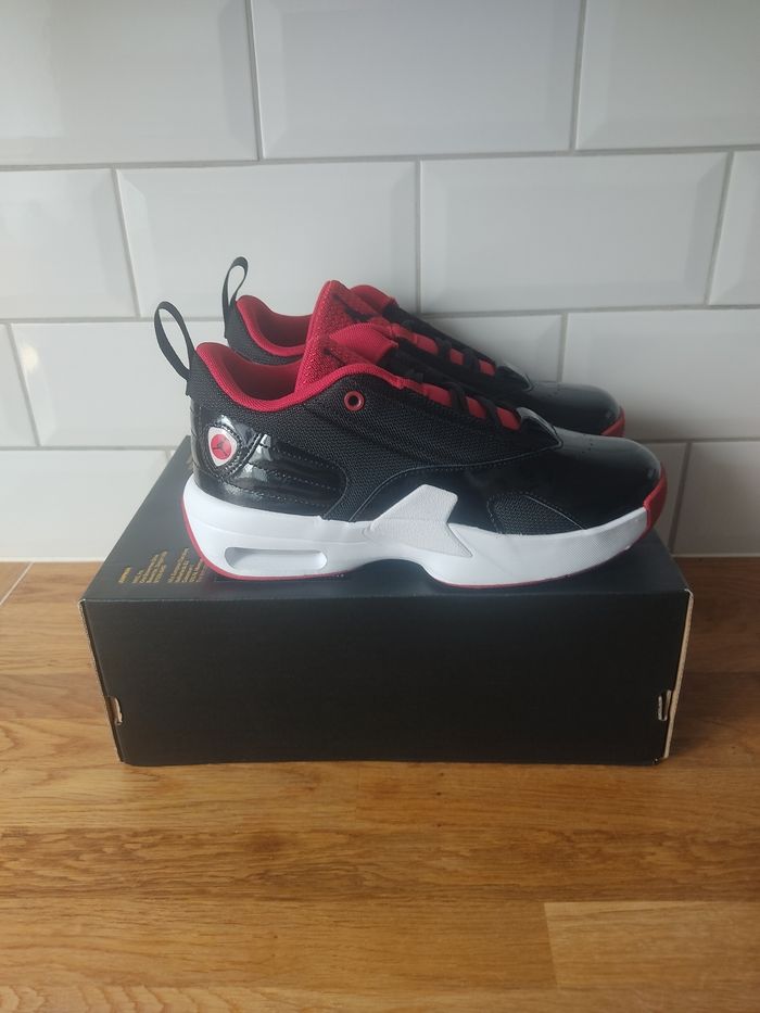 Baskets Jordan max aura 6 T 38 - photo numéro 4