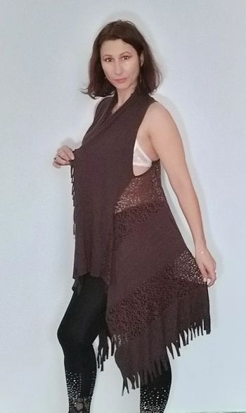 Gilet long sans manches à franges