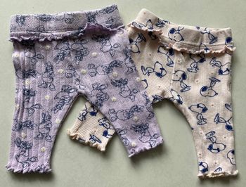 lot 2 leggings Snoopy et Daisy taille 1 mois