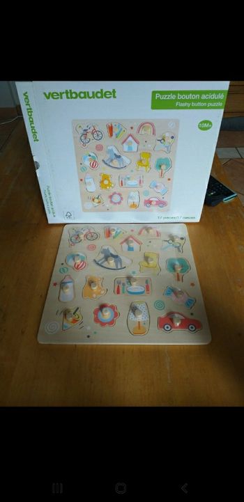 Puzzle bouton acidulé 17 pièce. Vertbaudet