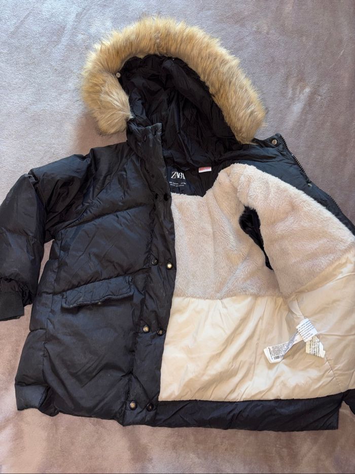 Manteau noir à plumes Zara garçon taille 4 ans en très bon état - photo numéro 6