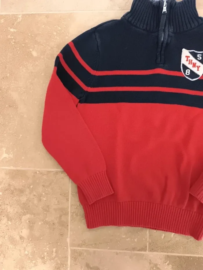 Pull Tommy Hilfiger 1/4 zippé excellent état rouge bleu marine M 8/10ans garçon ou fille - photo numéro 3