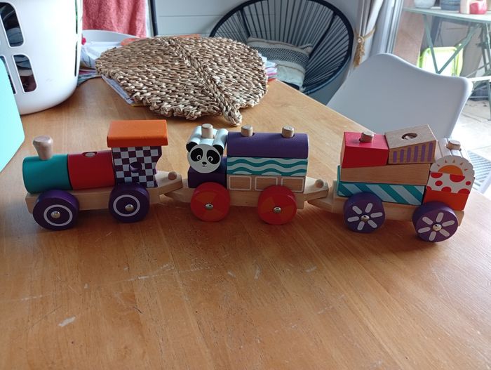 Train en bois - photo numéro 2