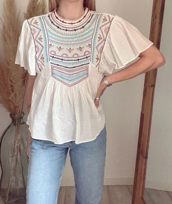 Blouse Zara avec broderie multicolore