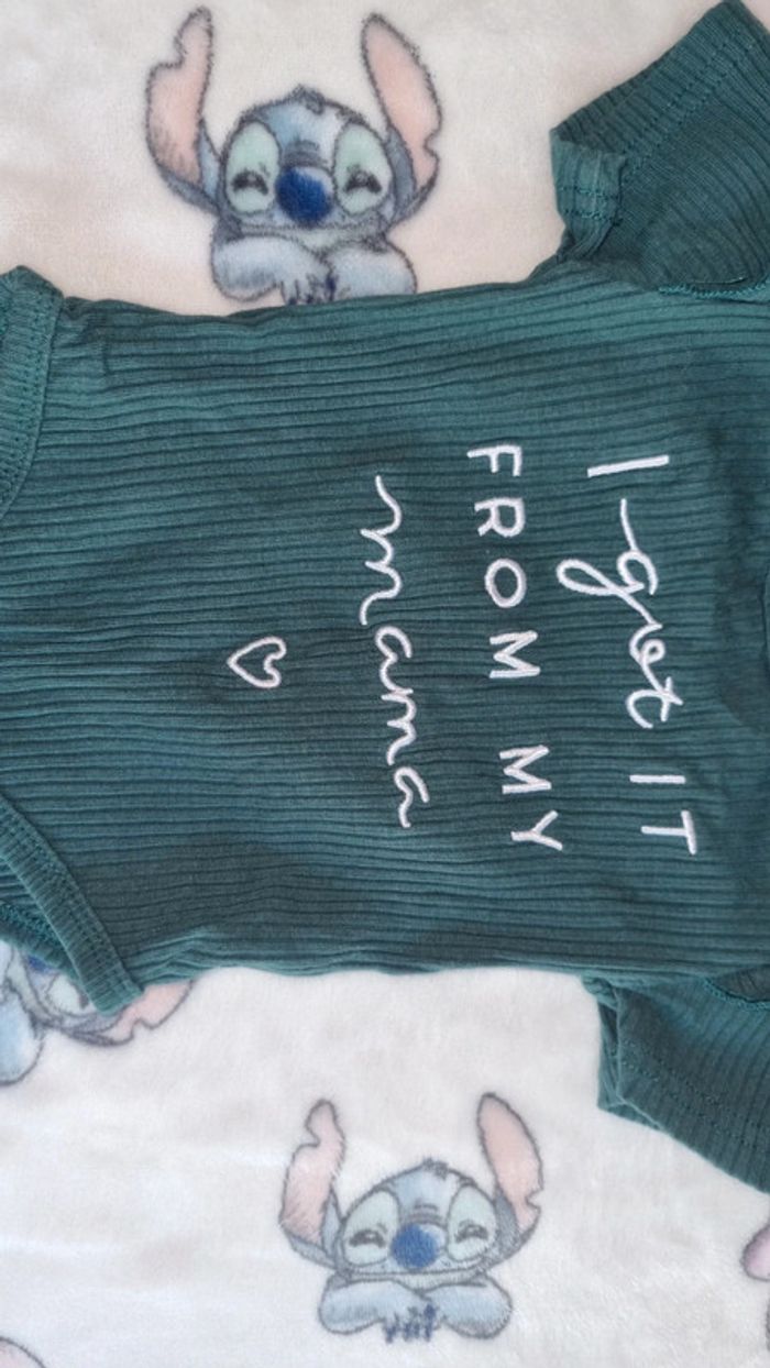 Body manche courte 0/3 mois en très bon état - photo numéro 4