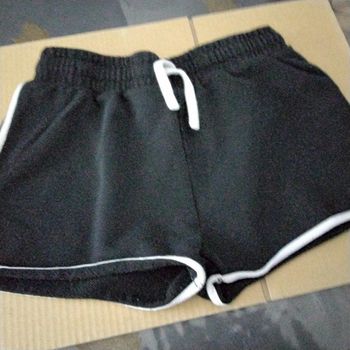 Short femme taille S LA Halle