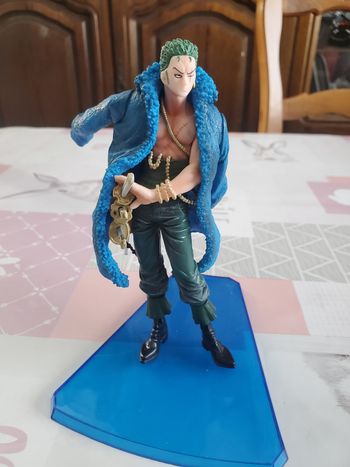 Figurine one piece zoro