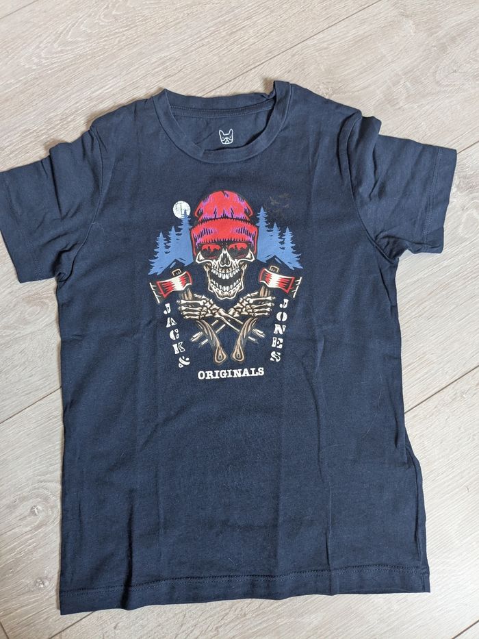 Tee shirt