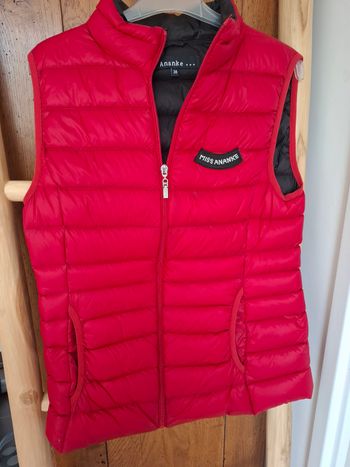 Veste sans manche rouge