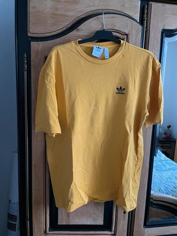 TEE shirt adidas