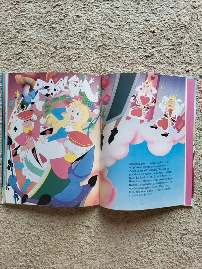 Livre enfant "Alice au pays des merveilles" - photo numéro 9