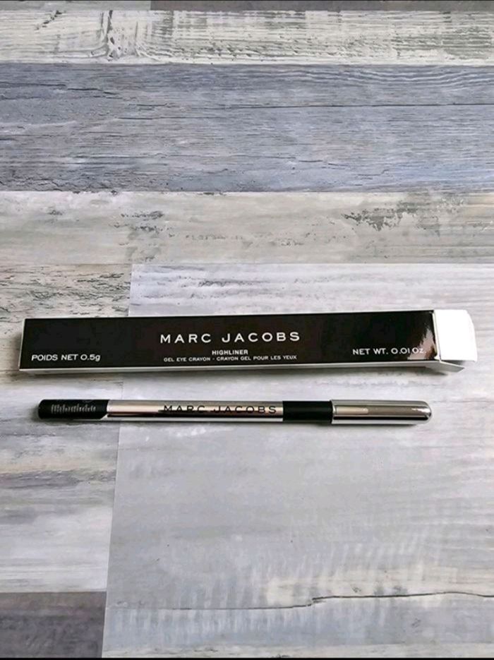Highliner noir Marc Jacobs