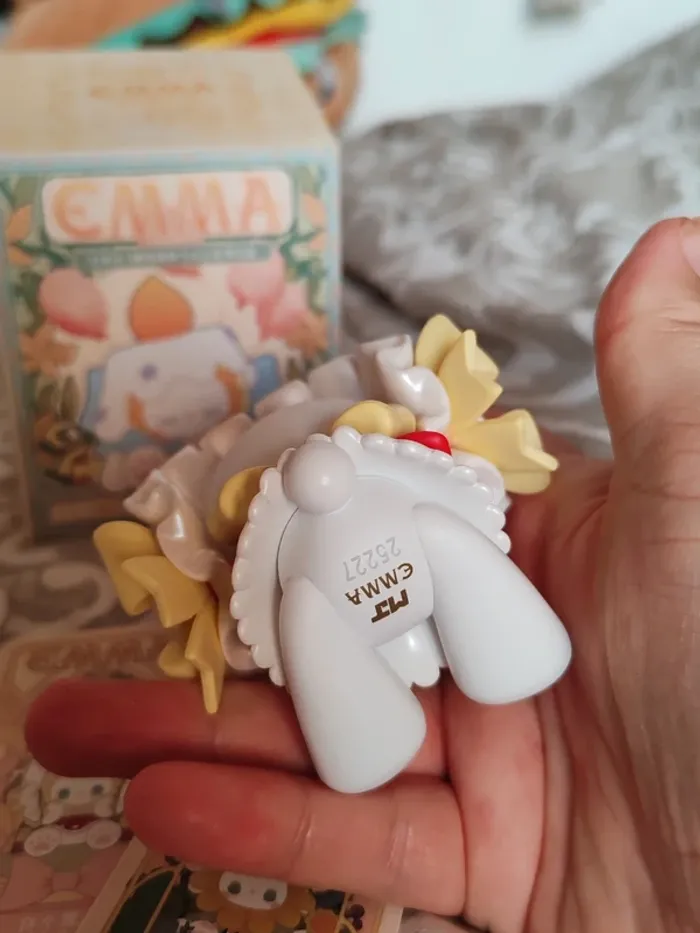 Figurine Emma en vinyle - série birthday candle - make a wish - photo numéro 6