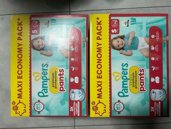 Couches Pampers premium taille 5 pants
